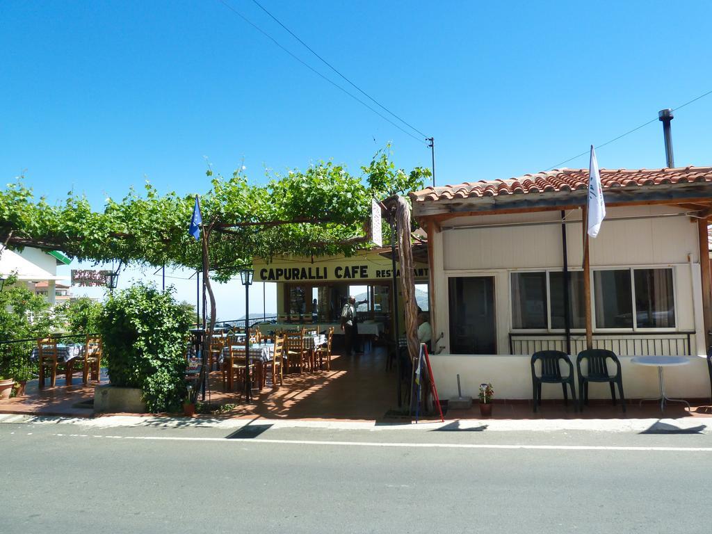 Capuralli Hotel Педулас Екстериор снимка